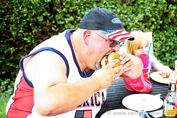 Mark tucks in