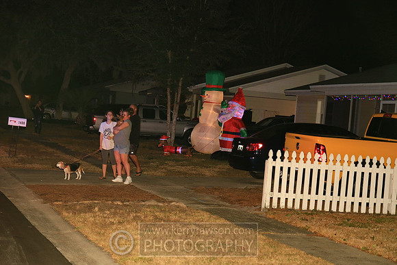More people wait for santa