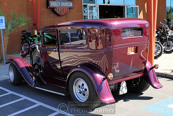 Well we are on Route 66 after all so it would be a shame not to photograph a nice car