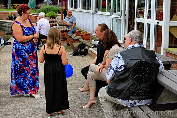 Clair, Summer & Mark catch up with Cousin Ian & Tracy visiting from Canada
