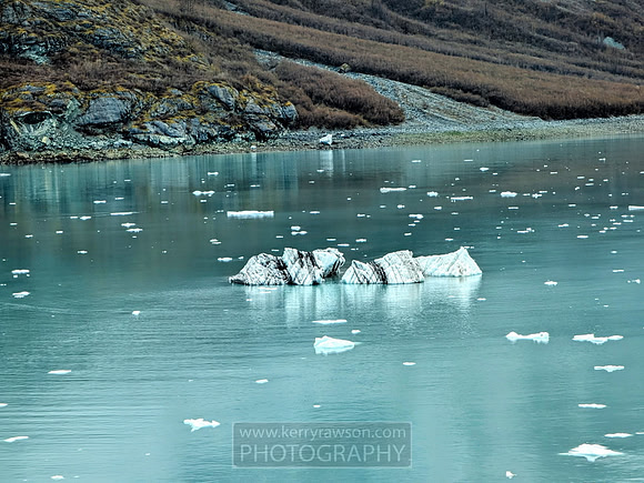 Small icebergs everywhere